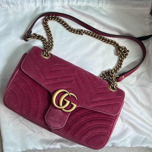 Gucci GG Marmont Small Matelassé Shoulder Bag - Picture 1 of 11